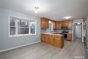 90 Fenn Rd, Middlebury, CT 06762 - Photo 8