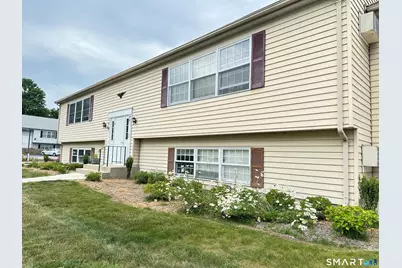 92 Founders Village #92, Clinton, CT 06413 - Photo 1