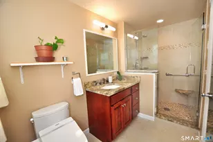 21 Proctor Dr, West Hartford, CT 06117 - Photo 24
