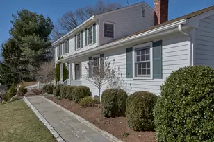 4 Ivanhoe Ln, Westport, CT 06880 - Photo 2