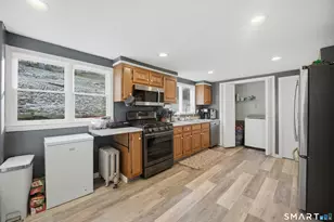 17 Spruce St, Vernon, CT 06066 - Photo 4