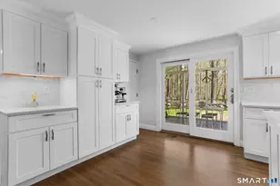 208 wildflower Ln, Fairfield, CT 06824 - Photo 10