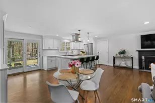 208 wildflower Ln, Fairfield, CT 06824 - Photo 18