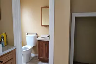 19 Goff St, Meriden, CT 06451 - Photo 4