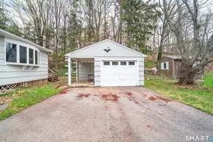 127 Bee St, Meriden, CT 06450 - Photo 4