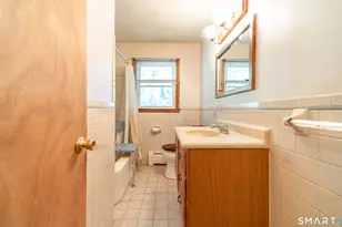 127 Bee St, Meriden, CT 06450 - Photo 22
