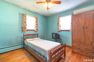 127 Bee St, Meriden, CT 06450 - Photo 24