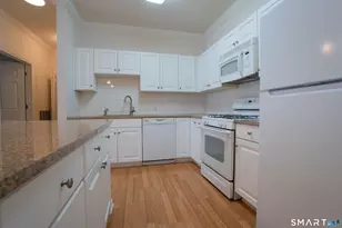 25 Adams Ave, Stamford, CT 06902 - Photo 6