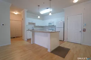 25 Adams Ave, Stamford, CT 06902 - Photo 4