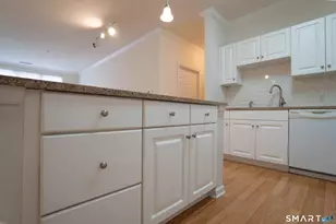 25 Adams Ave, Stamford, CT 06902 - Photo 8