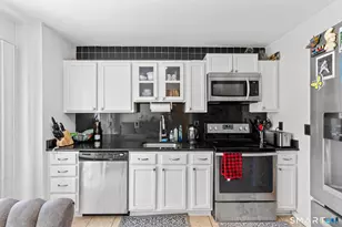 193 Abbotsford Ave, West Hartford, CT 06110 - Photo 8