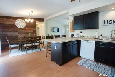 19 Debbie Lane, Enfield, CT 06082 - Photo 4