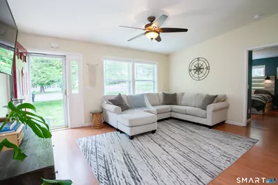 19 Debbie Lane, Enfield, CT 06082 - Photo 8