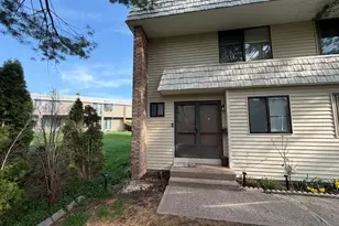 21 Mountain Laurel Ct, Cromwell, CT 06416 - Photo 2