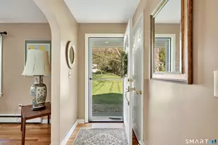 960 Peck Ln, Cheshire, CT 06410 - Photo 2