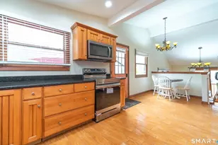194 W Main St, East Lyme, CT 06357 - Photo 8