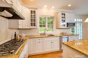 21 Dover Rd, Westport, CT 06880 - Photo 12