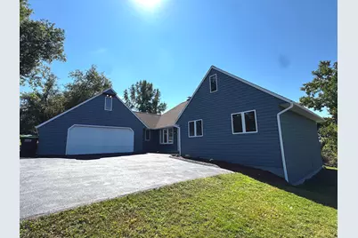 4 Bayview Circle, Watertown, CT 06795 - Photo 2