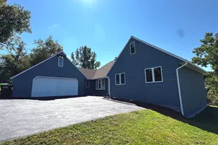 4 Bayview Cir, Watertown, CT 06795 - Photo 2