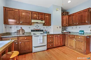 289 Old Mill Rd, Fairfield, CT 06824 - Photo 14
