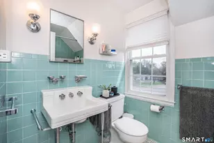 261 Mountain Rd, West Hartford, CT 06107 - Photo 32