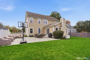 276 Pemburn Dr, Fairfield, CT 06824 - Photo 32