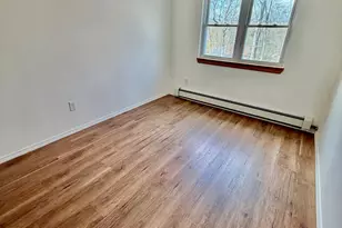 242 Lakeview Ave, Waterbury, CT 06705 - Photo 8