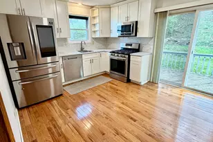 242 Lakeview Ave, Waterbury, CT 06705 - Photo 4