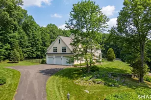 48 Coach Light Dr, Woodbury, CT 06798 - Photo 4