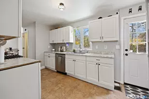101 Sunset Dr, Derby, CT 06418 - Photo 12