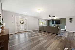 101 Sunset Dr, Derby, CT 06418 - Photo 4