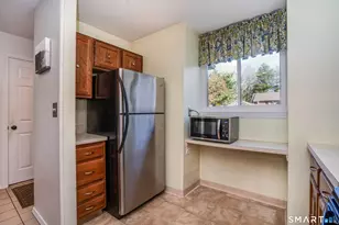 60 Danforth Ln, West Hartford, CT 06110 - Photo 4