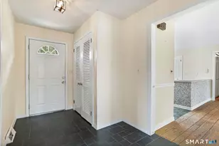 64 Mariner Cir, Trumbull, CT 06611 - Photo 8