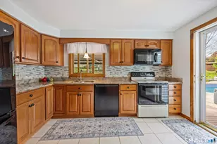 42 Chimney Sweep Rd, Wallingford, CT 06492 - Photo 10