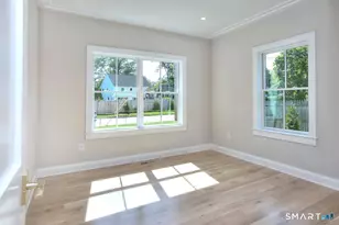 200 Henry St, Fairfield, CT 06824 - Photo 10
