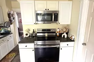 273 Palm St, Hartford, CT 06112 - Photo 12