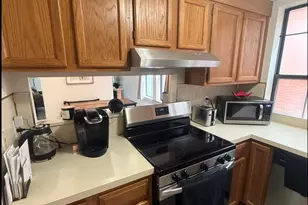16 Essex St, Hartford, CT 06114 - Photo 10