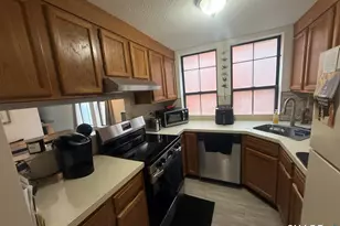 16 Essex St, Hartford, CT 06114 - Photo 4