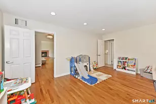 163 MacGregor Dr, Stamford, CT 06902 - Photo 12