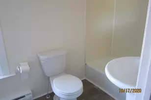 1085 Broad St, Meriden, CT 06450 - Photo 12