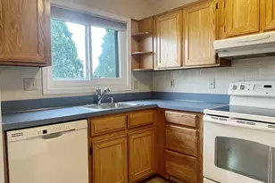 27 Crows Nest Ln, Danbury, CT 06810 - Photo 10