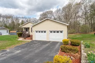 109 Colonial Rd, Plainfield, CT 06374 - Photo 4
