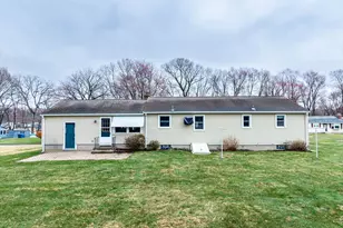 21 Riviera Dr, Enfield, CT 06082 - Photo 8