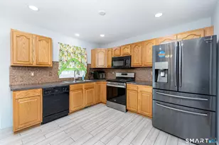234 Traverse St, Waterbury, CT 06704 - Photo 12