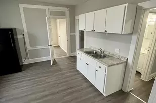 18 S Whitney St, Hartford, CT 06106 - Photo 12