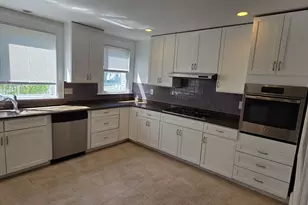 1955 Chapel St, New Haven, CT 06515 - Photo 12