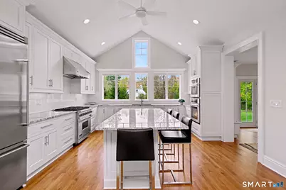 19 Richards Lane, New Canaan, CT 06840 - Photo 6