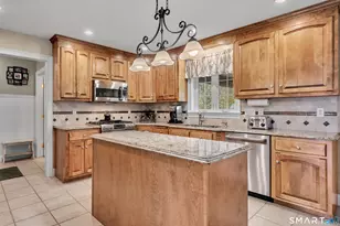 45 MacIntosh Way, Southington, CT 06489 - Photo 2