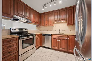 20 Dutton Pl Way, Glastonbury, CT 06033 - Photo 2