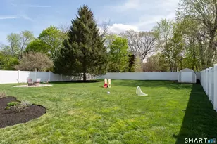98 Colonial Dr, Hamden, CT 06518 - Photo 38
